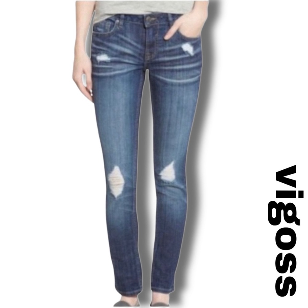 Vigoss The Thompson Tomboy Distressed Mid-Rise Jeans